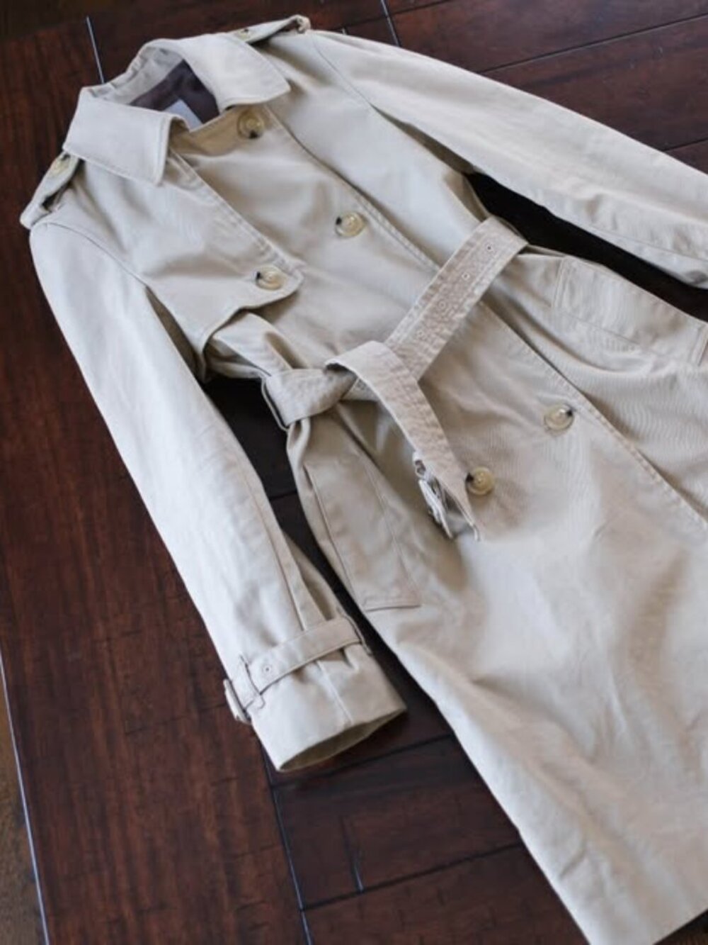 Mango trench